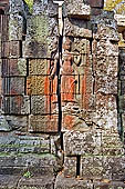 Banteay Kdei temple - devata bas-relief.